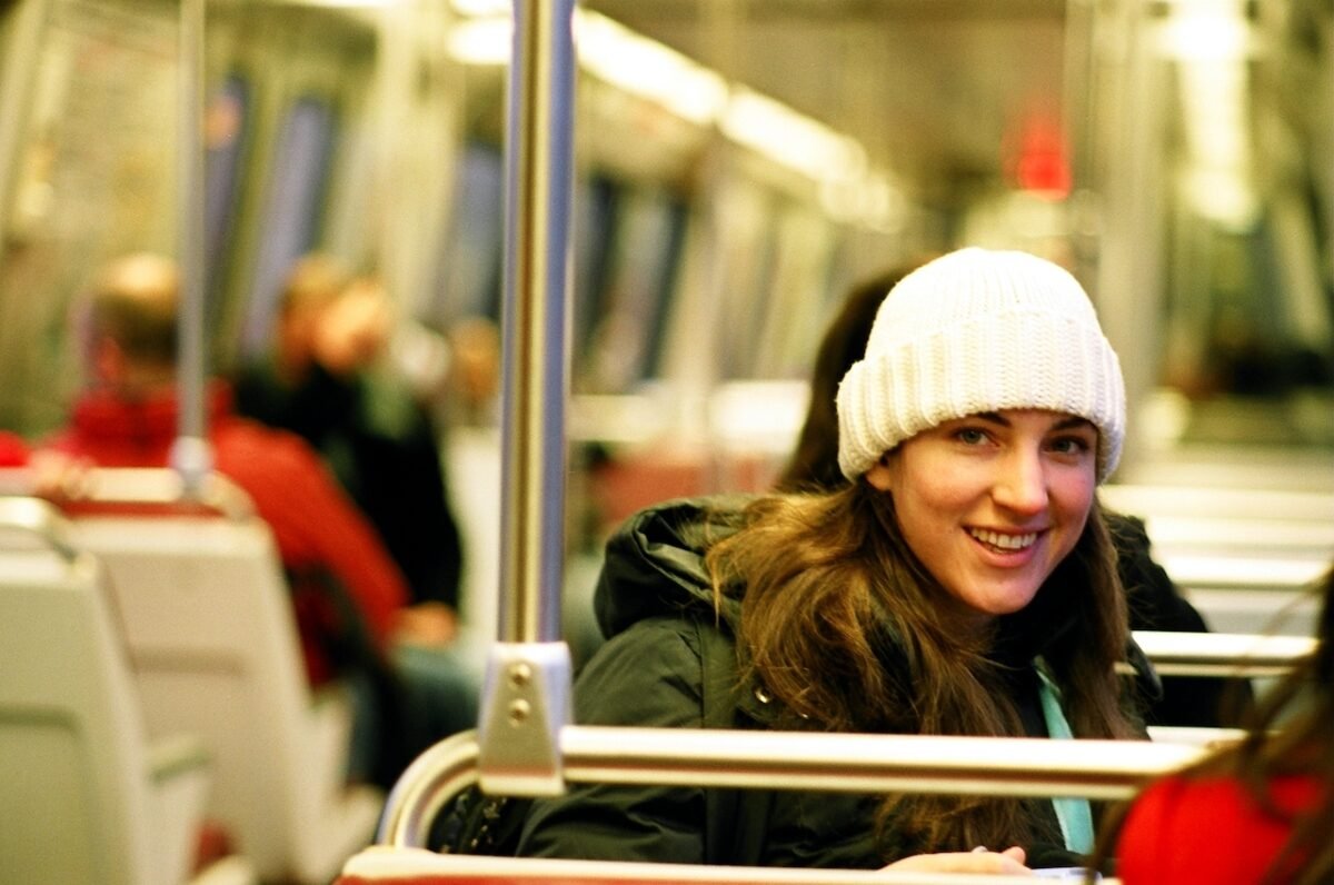 girl on metro